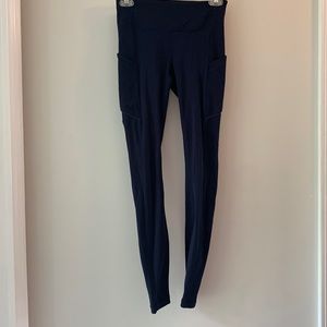 These are navy blue leggings.